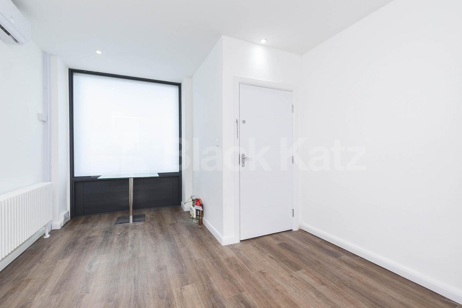 Newly refurbished one bedroom flat located in a stunning area Eversholt Street, Euston